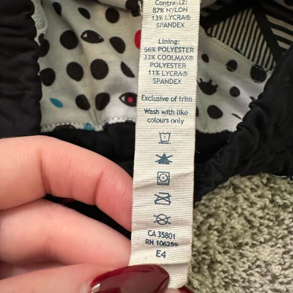 Lululemon black & white chevron print athletic shorts size 6 - Picture 7 of 12